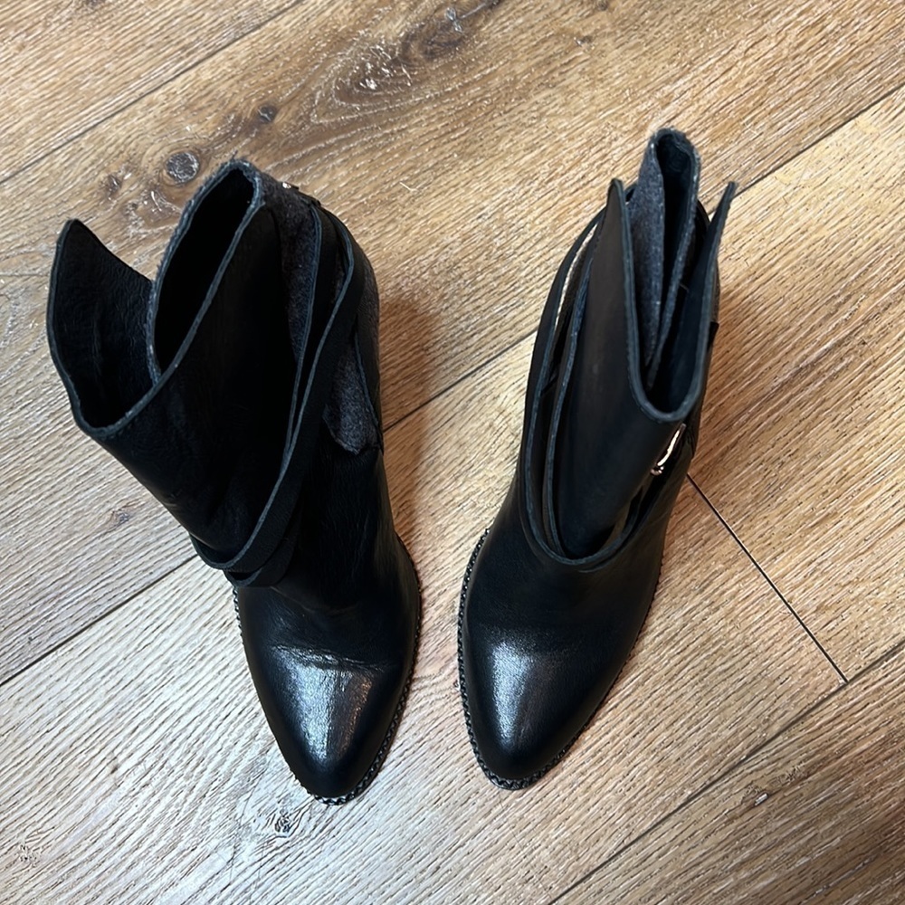 Cynthia Vincent Hue Black Leather & Gray Wool Booties Size 9 - Picture 5 of 11